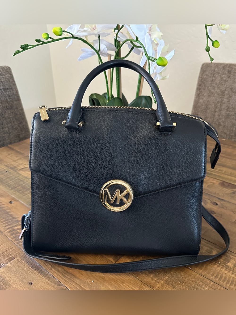 Michael Kors Hudson pebbled leather